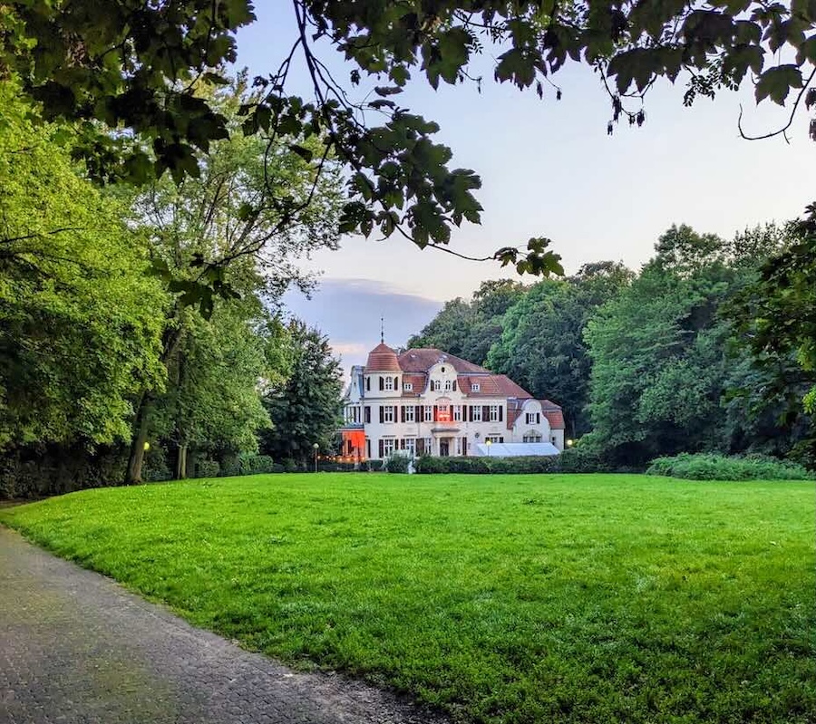 Bayer Villa in Erkrath – Waldvilla als Film- und Fotolocation bei Düsseldorf